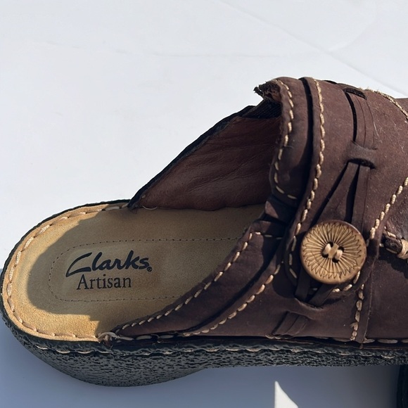 Clarks-8.5-Artisan brown leather slip on clogs mules button detail on the front. - Picture 2 of 8